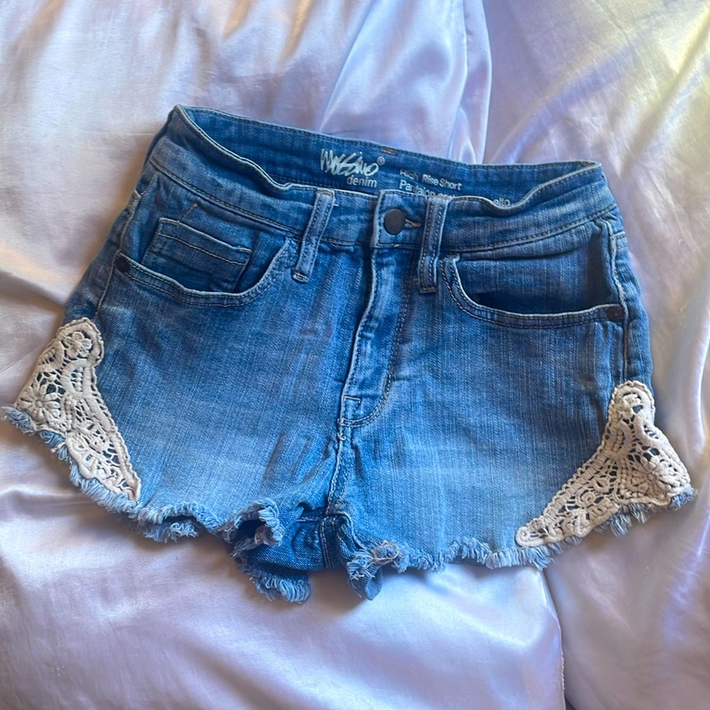 size 0/25 high rise mossimo shorts.